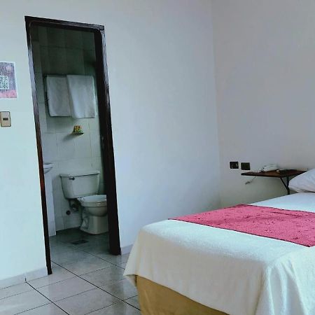Hotel Plaza Center سانتا كروز دي لا سي المظهر الخارجي الصورة