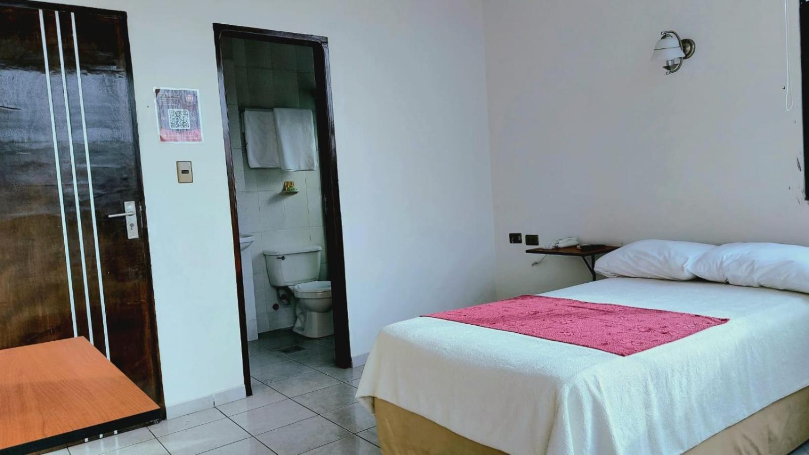 Hotel Plaza Center سانتا كروز دي لا سي المظهر الخارجي الصورة