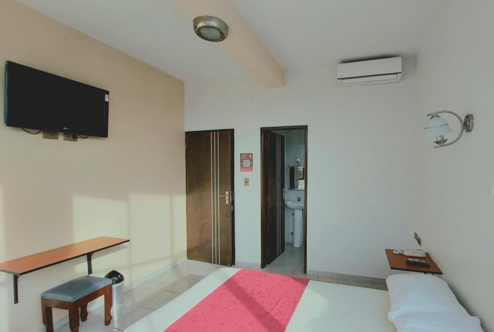 Hotel Plaza Center سانتا كروز دي لا سي المظهر الخارجي الصورة